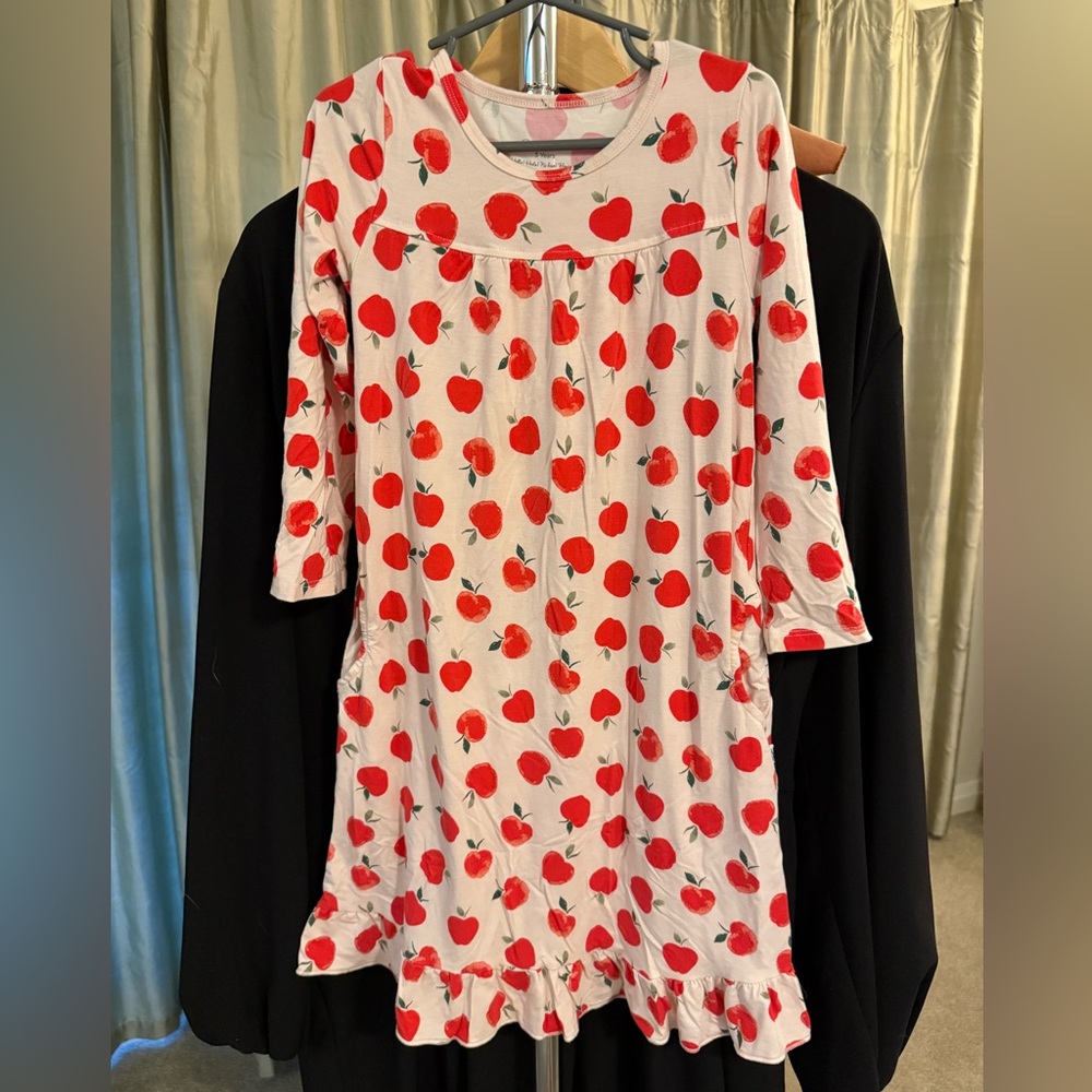 Sweet Bamboo Red Apple Nightgown Soze 5 Years